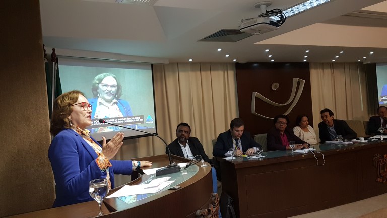 Zenaide Maia discute em Audiência na AL importância dos bancos postais nos Correios do RN