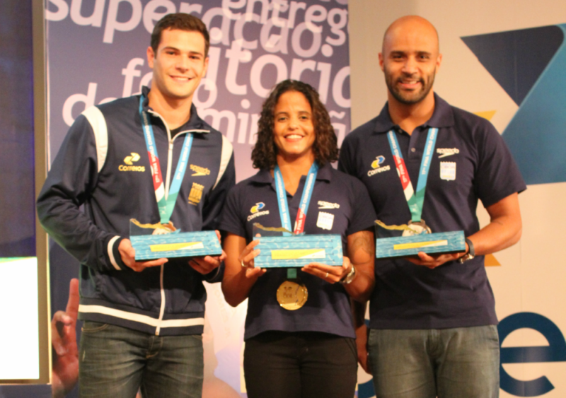 Correios homenageia medalhistas do Mundial de Esportes Aquáticos de Budapeste