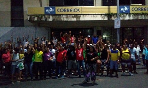 Funcionários decidem encerrar greve dos Correios na Bahia