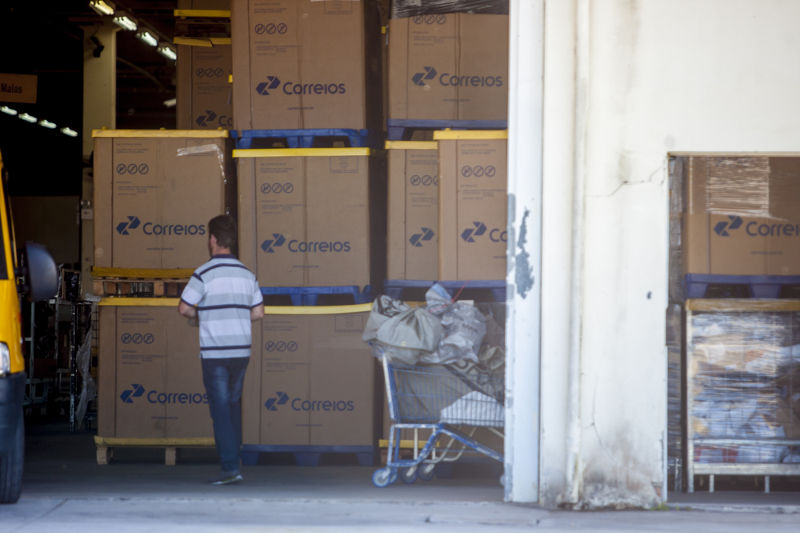 como enviar caixas grandes pelo correio