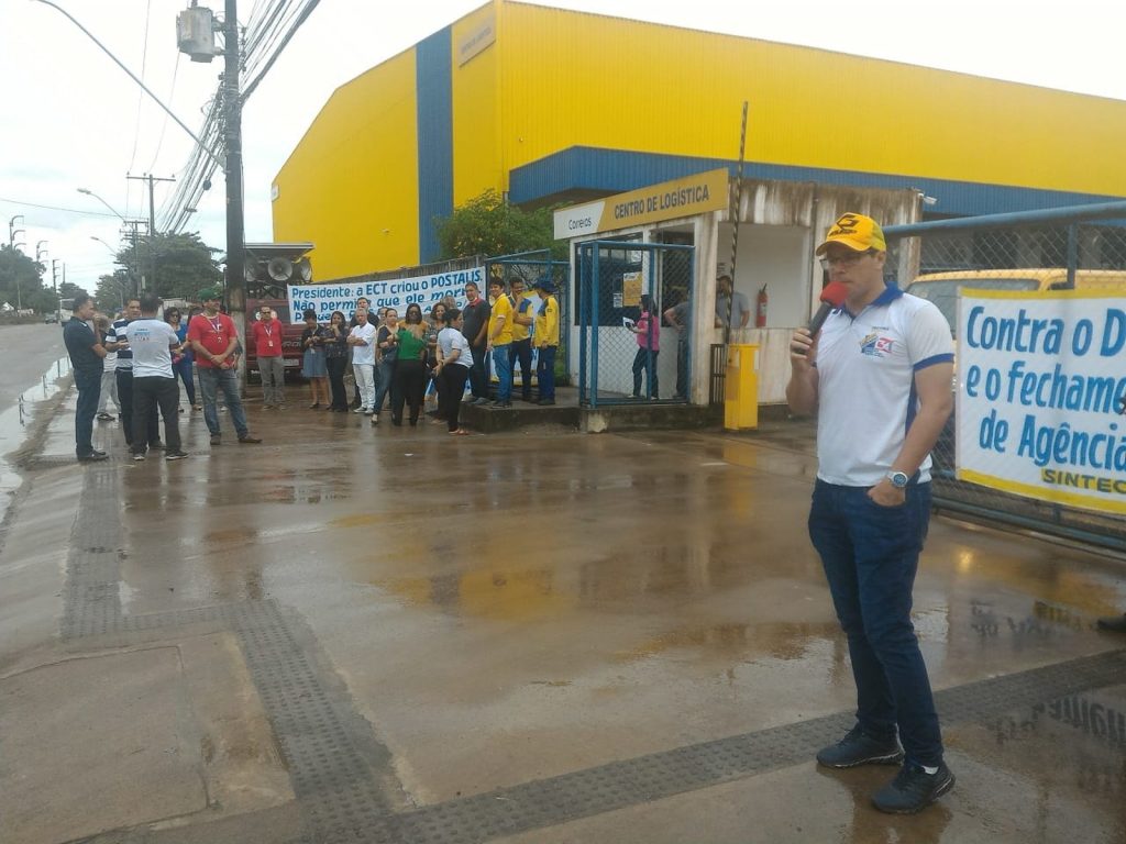 Protesto de funcionários dos Correios em AL cobra melhores condições de trabalho