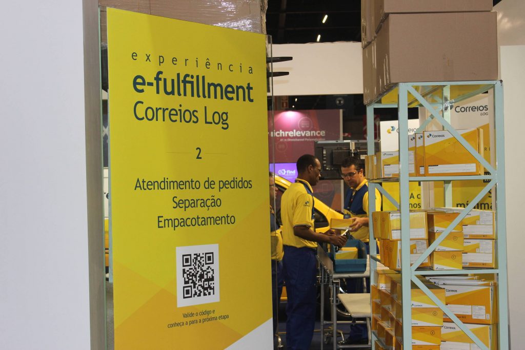 Para compartilhar esse conteúdo, por favor utilize o link https://www1.folha.uol.com.br/mercado/2018/02/correios-criam-opcoes-de-entrega-para-cliente-que-fica-fora-de-casa.shtml ou as ferramentas oferecidas na página. Textos, fotos, artes e vídeos da Folha estão protegidos pela legislação brasileira sobre direito autoral. Não reproduza o conteúdo do jornal em qualquer meio de comunicação, eletrônico ou impresso, sem autorização da Folhapress (pesquisa@folhapress.com.br). As regras têm como objetivo proteger o investimento que a Folha faz na qualidade de seu jornalismo. Se precisa copiar trecho de texto da Folha para uso privado, por favor logue-se como assinante ou cadastrado.