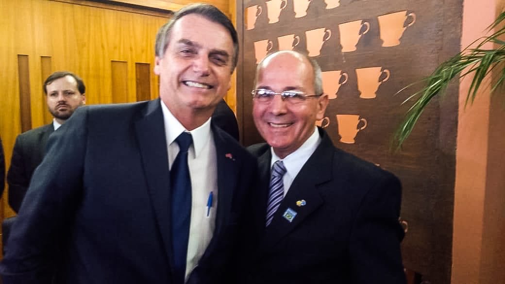 Foto de Juarez Cunha com Bolsonaro