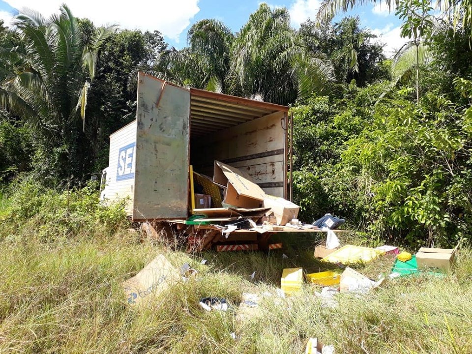 CAMINHÃO DOS CORREIOS É ALVO DE CRIMINOSOS ENTRE ANAPU E PACAJÁ