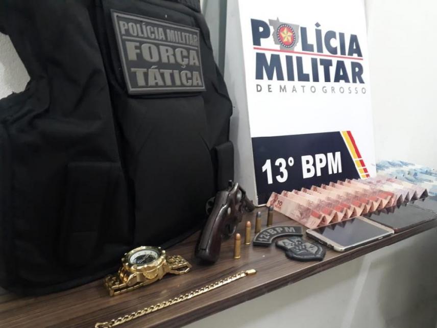 dinheiro arma relógio pulseira ouro poicia