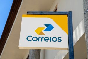 placa logo correios branca amarela